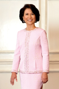 Loida Nicolas Lewis