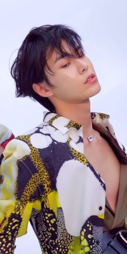 Kim Dong Young ( Doyoung )
