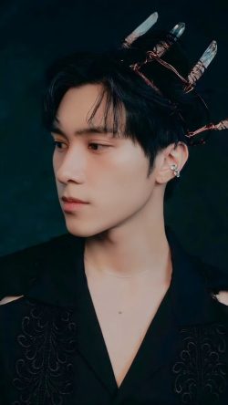 Huang Guanheng ( Hendery )