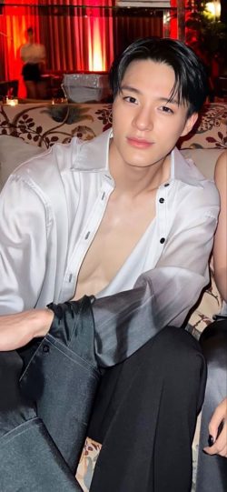 Lee Je-No ( Jeno)