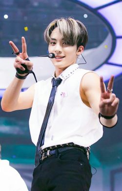 Sohn Young Jae ( Eric )
