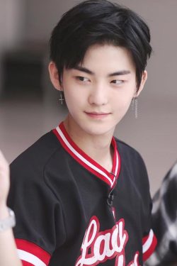 Hur Hyun-jun ( Hwall )