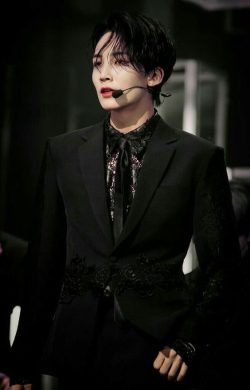 Yoon Jeong Han ( Jeonghan )