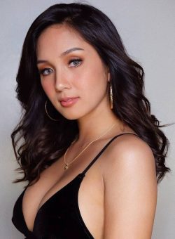 Roxanne Barcelo