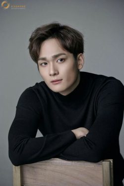 Cho Yoon Woo