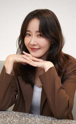 Uhm Ji Won