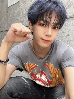 Dongheon ( Lee Dong Heon )