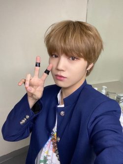 Eunho ( Myung Eun Ho )