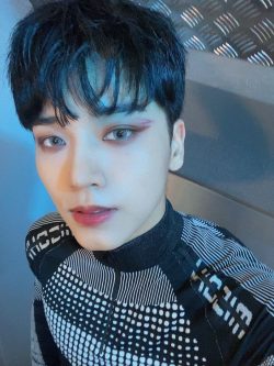 Hyuk ( Yang Hyuk )
