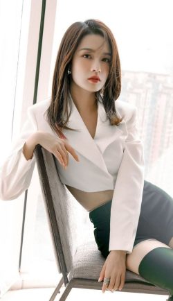 Li Qin (Sweet Li)