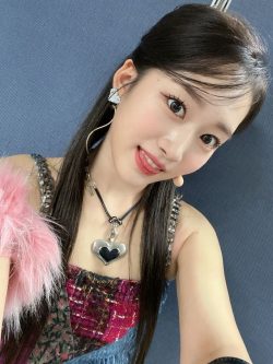Yunseul ( Hwang Na Yoon )