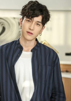 Wanyan Luorong (Julio)